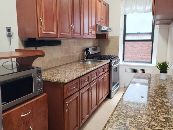 3220 Avenue H image 4 of 13