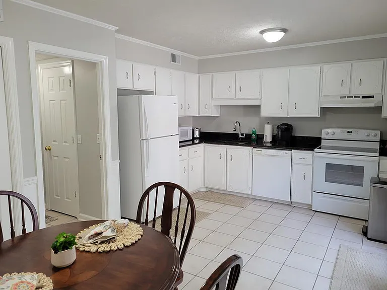 126 Park Ave SE #A — Photo 7