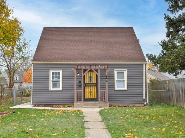 2622 West Linwal LANE, Milwaukee, WI 53209