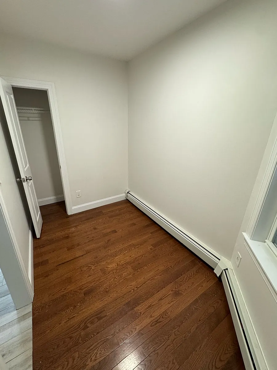 Building Photo - 327 Elm St #2