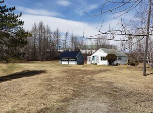 12 Cross St, Mars Hill, ME 04758