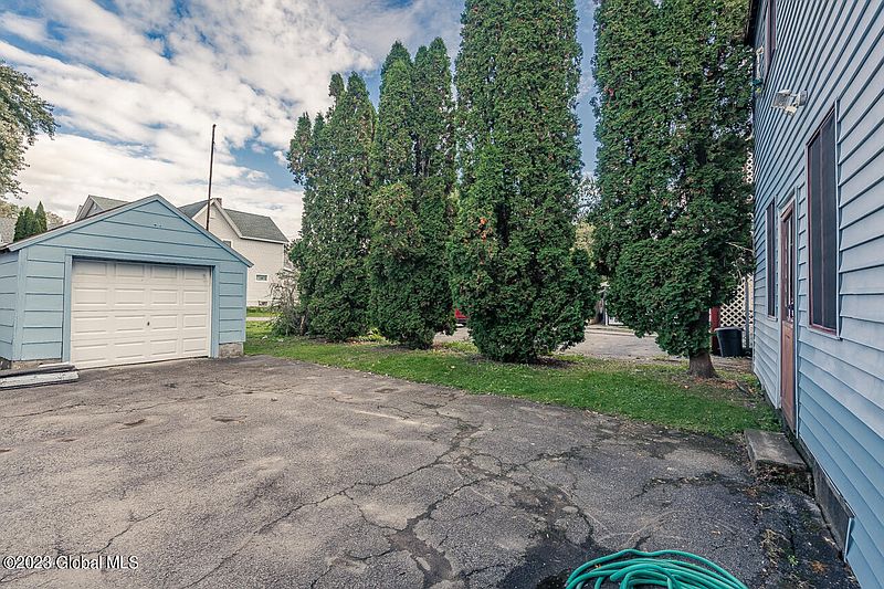 2nd image of 357 Forest Avenue