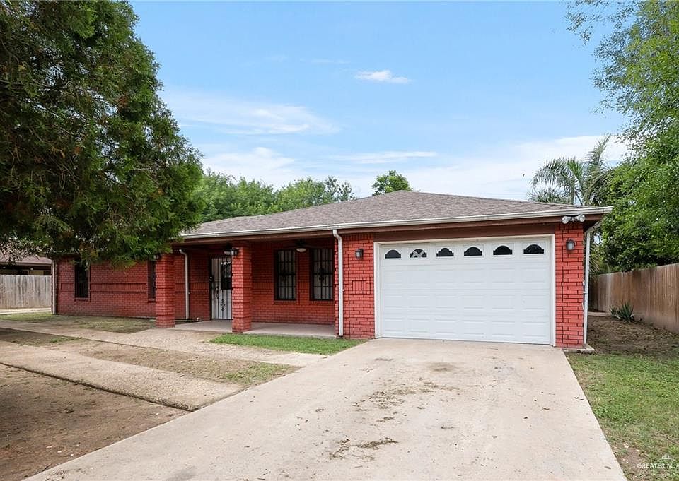 1st image of 1421 Village Dr