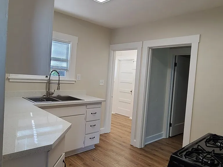 114 Taylor St — Photo 16