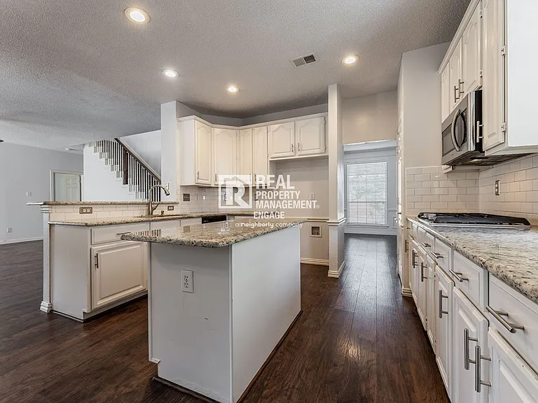 8817 Pocono Dr — Photo 15