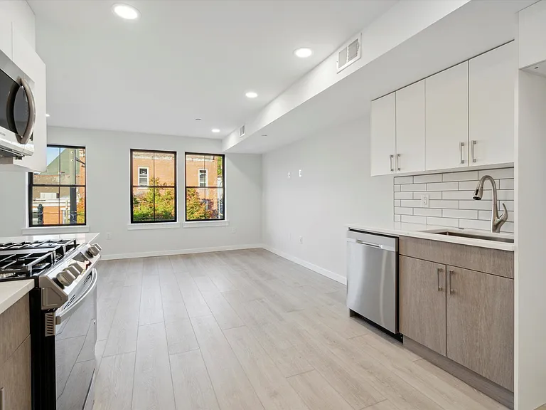 3804 Lancaster Ave #303 — Photo 4