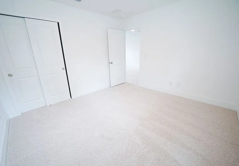 128 Kingswood Cir — Photo 32