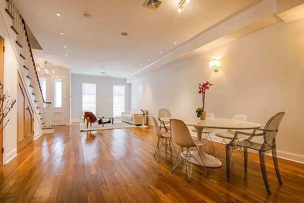 Rented by Julianna Realty Corp | media 18