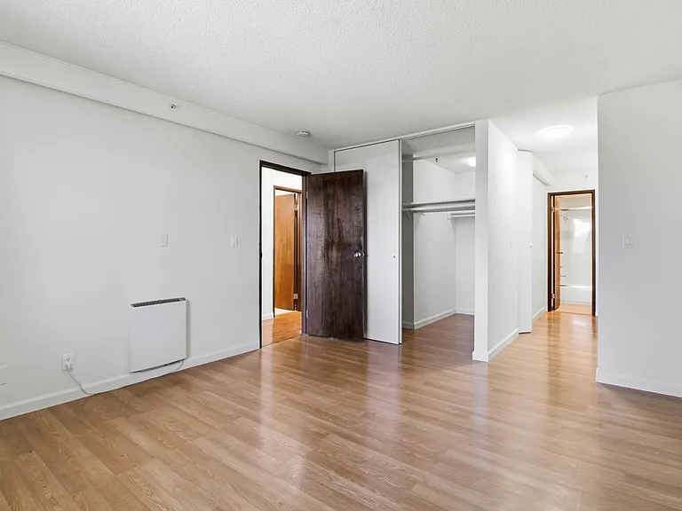 303 Philip Dr — Photo 18