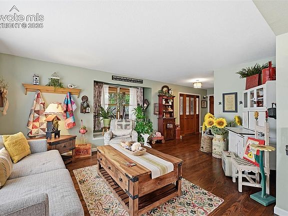 3rd image of 19340 Shadowood Dr