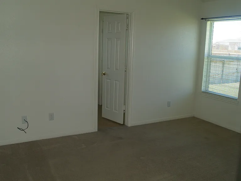 5802 Venetian Ct — Photo 9