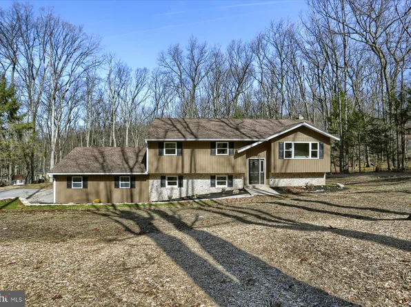 1348 Kuhn Rd, Boiling Springs, PA 17007