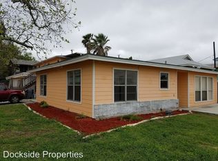 213 S 2nd St, Rockport, TX 78382