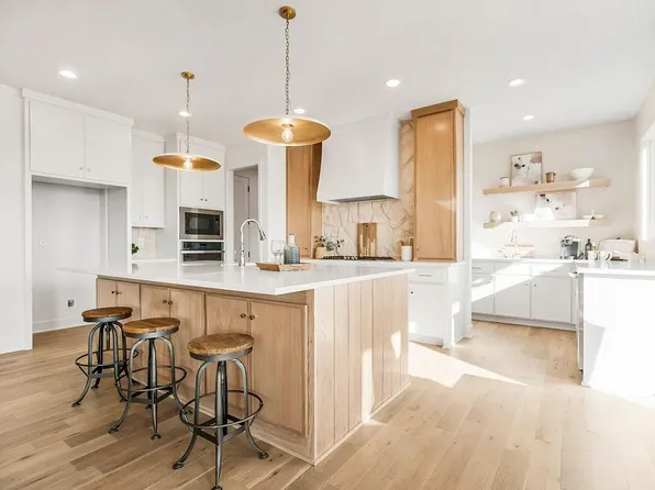 16463 S Elmridge St, Olathe, KS 66062