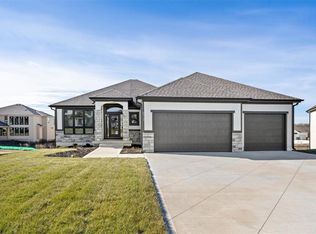 2319 SW Serena Pl, Lees Summit, MO 64082