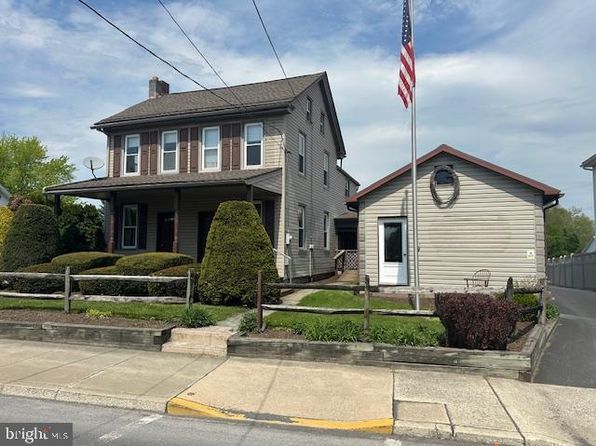 200 E Main St