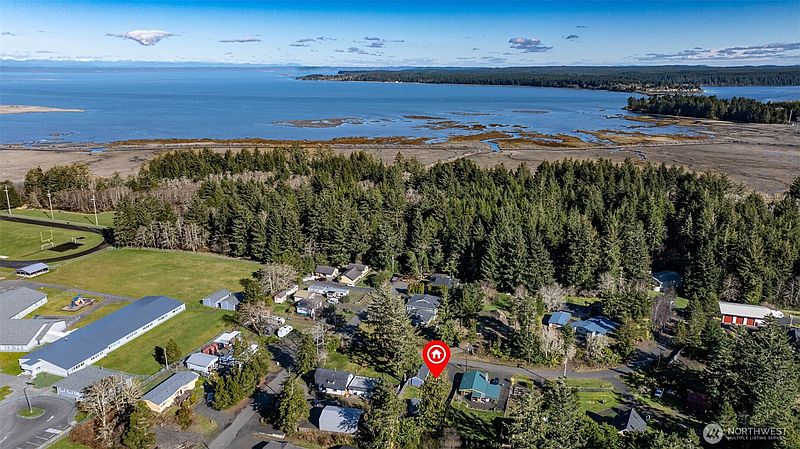 4th image of 2803 S Woodhill Court