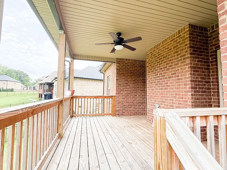 1727 Oak Forest Dr — Photo 17