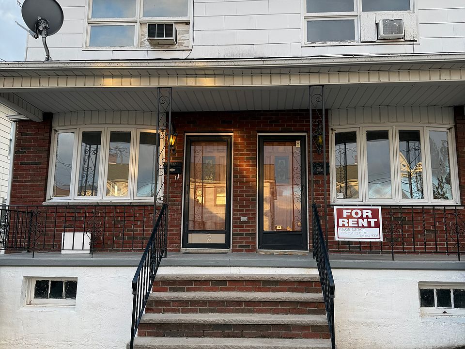 2nd image of 1218 New Grant St #1