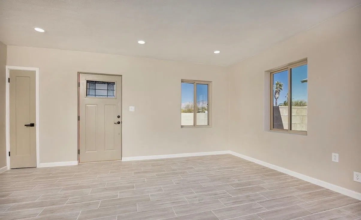1700 E Grant Rd — Photo 3