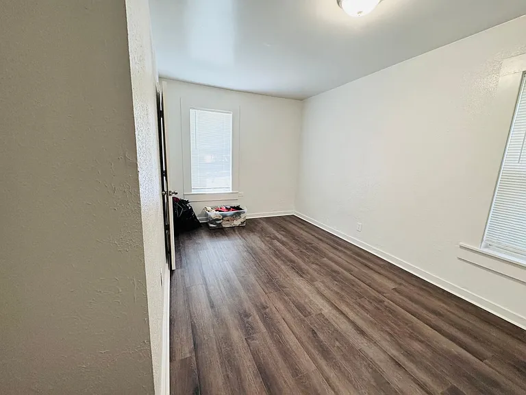 2127 N 71st Ave — Photo 22