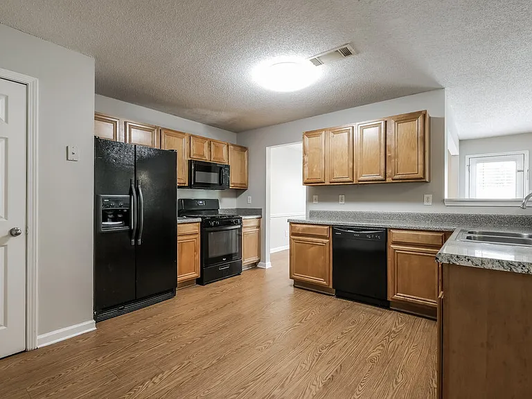 3038 Summer Breeze Dr — Photo 10