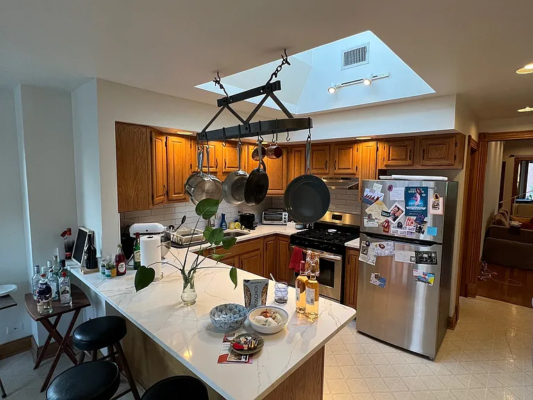 1241 W Addison St #2 — Photo 21