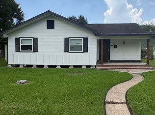 5142 33rd St, Groves, TX 77619