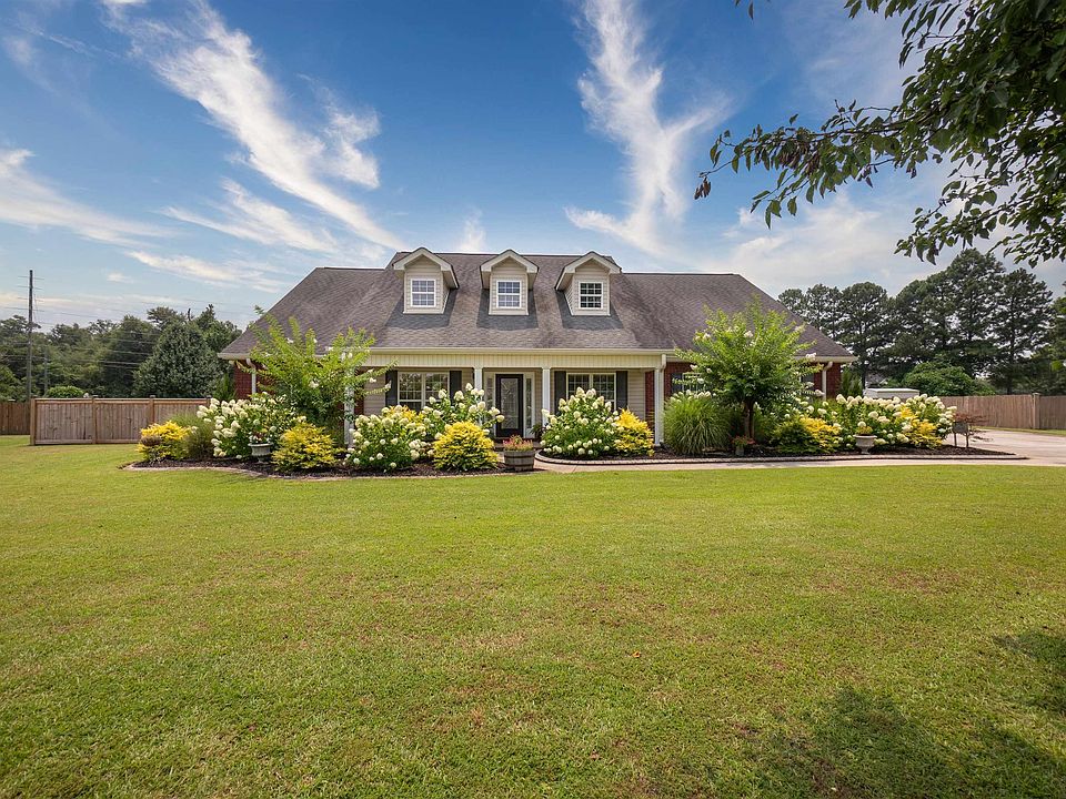 1st image of 205 Hathersage Dr