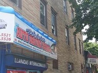 396 E 201st St, Bronx, NY 10458