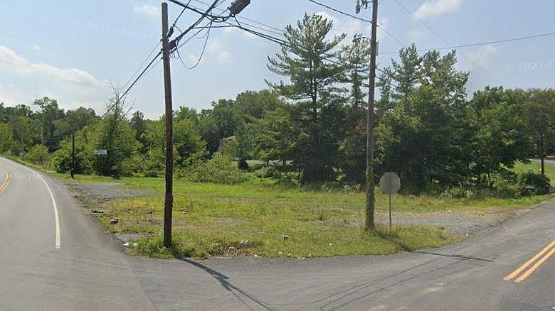 2nd image of 4302 Chestnut St