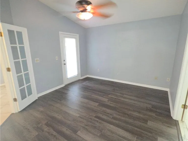 4007 Page Ave — Photo 12