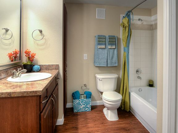 5th image of 2210 Canton St #3174657