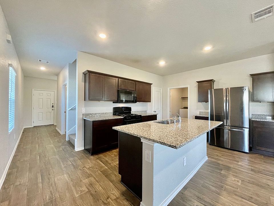 1st image of 131 Snapdragon Ln