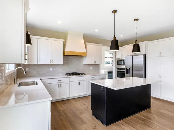 7653 Waverly Ave, Shakopee, MN 55379