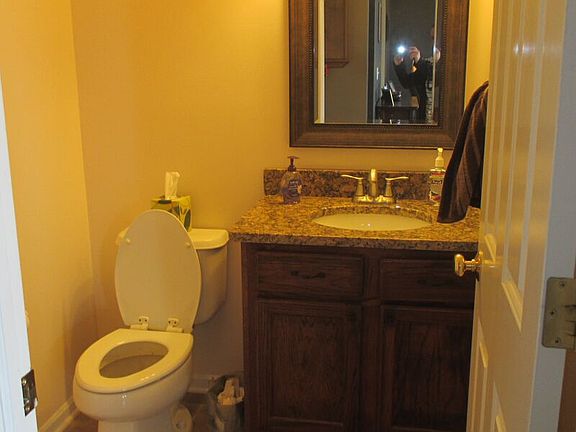 3rd image of 5807 Schoolway Dr