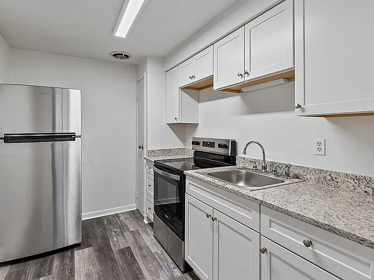 440 Center Ave #2C — Photo 3