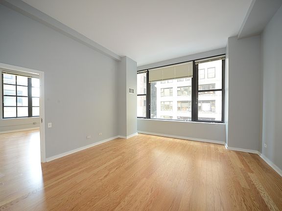 5th image of 5 N Wabash Ave APT 301