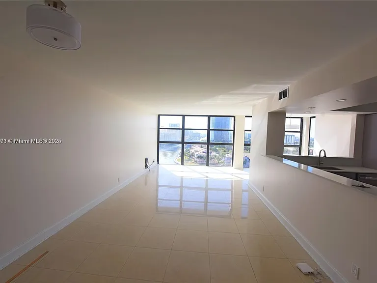 200 Leslie Dr #1124 — Photo 6
