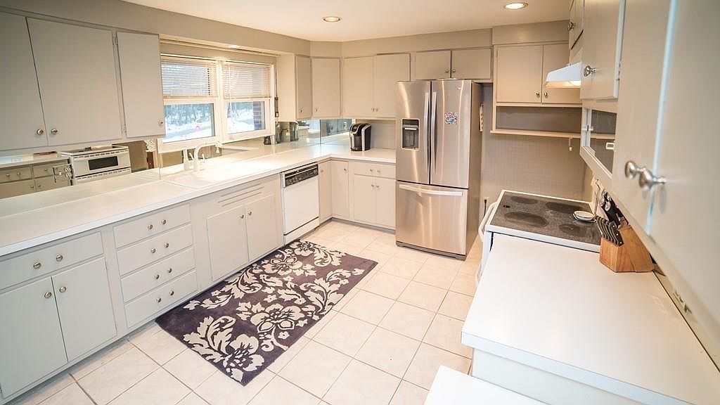 81 Pratt Rd, Fitchburg, MA 01420 Zillow