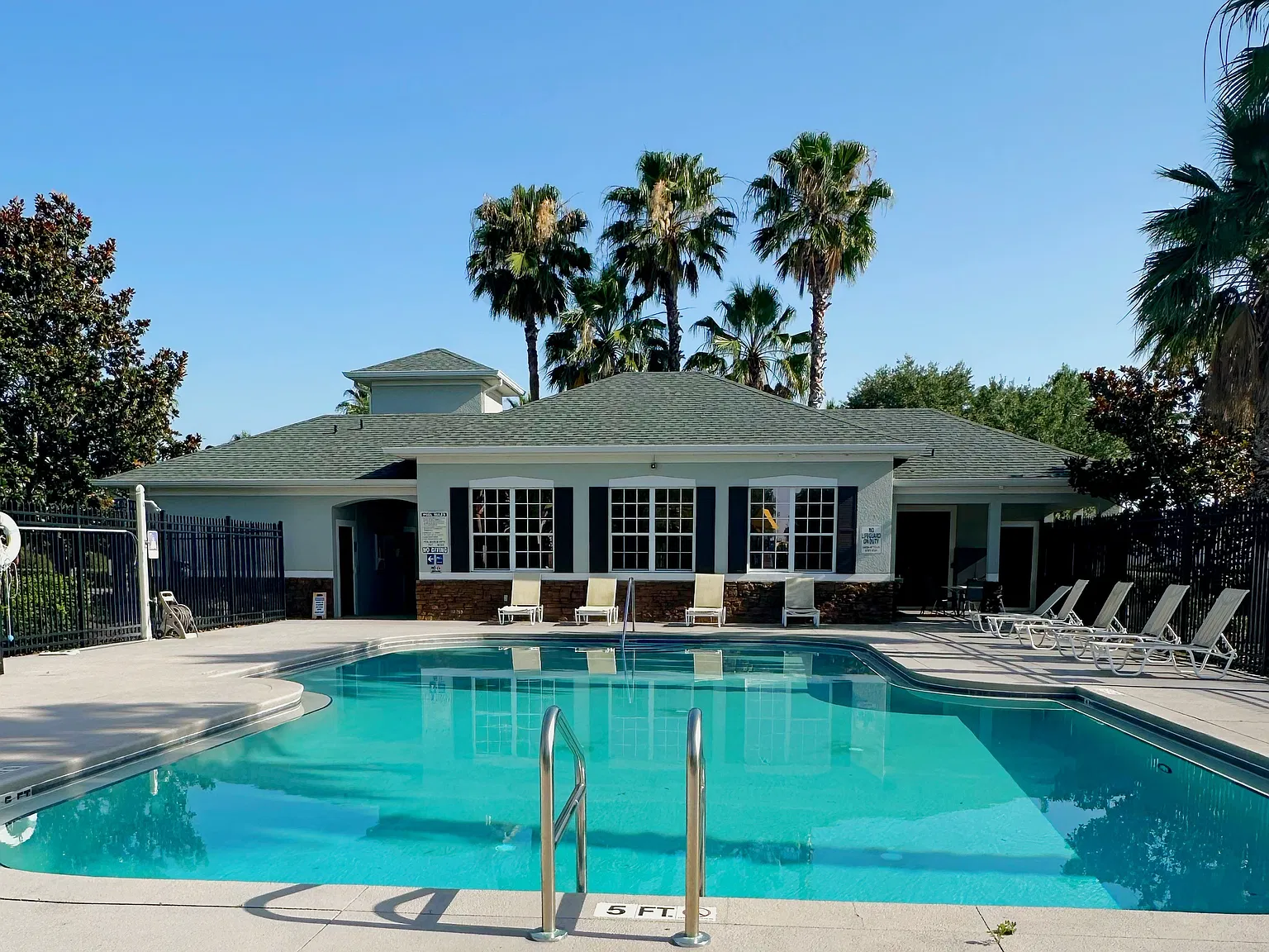 3 bed, 1700 sqft, $2,100 — Photo 4
