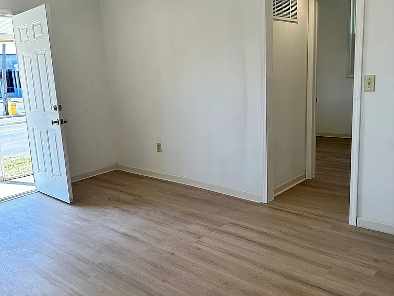 504 W Memorial Dr — Photo 13