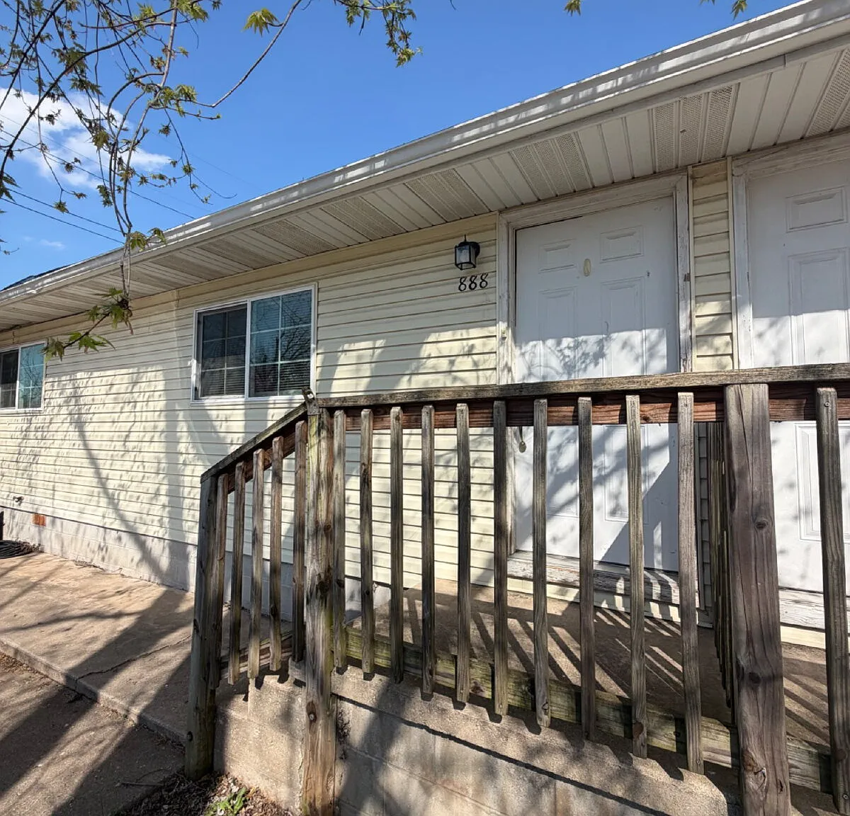 2 bed, 1.0 bath, $1,125 — Photo 2