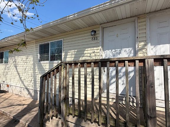 2nd image of 888 Evergreen Ave