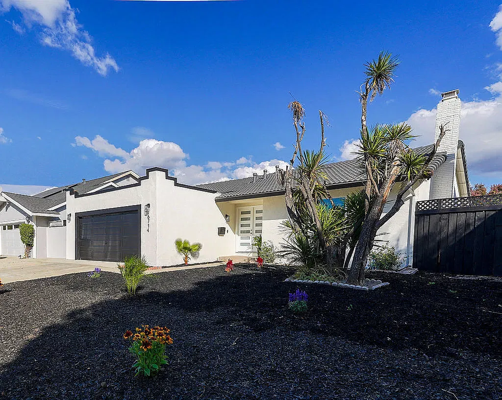 4 bed, 1466 sqft, $5,400 — Photo 2
