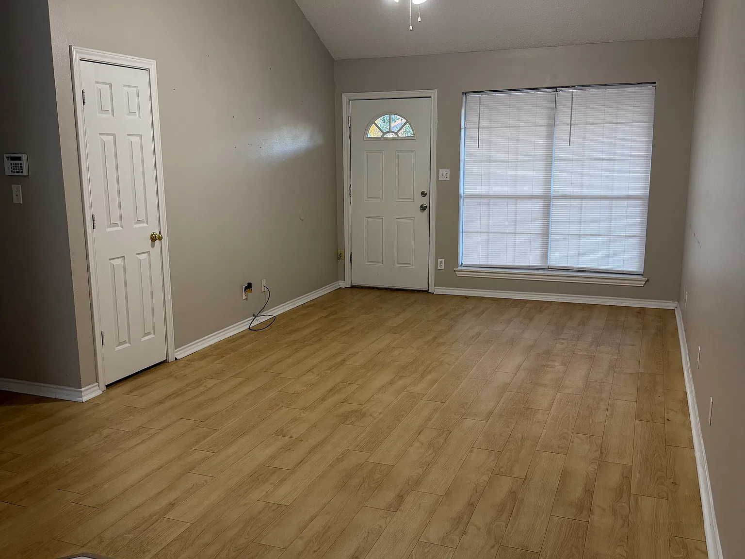 3 bed, 1199 sqft, $1,650 — Photo 4