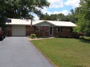 107 Twin Creek Dr, Campbellsville, KY 42718