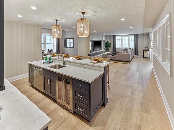3rd image of 103 Palmetto
