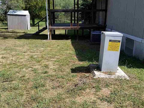3rd image of 203 Cindy Ln
