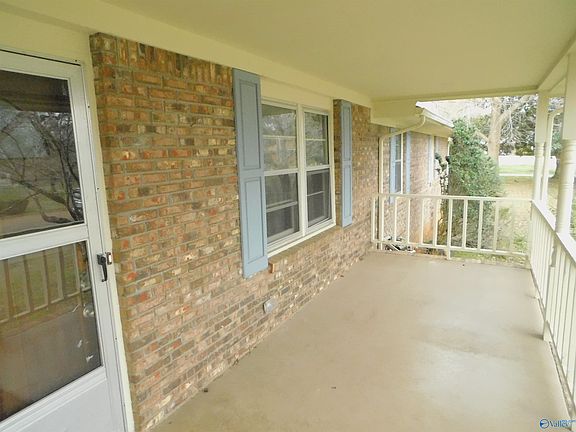 4th image of 401 Karter St NW